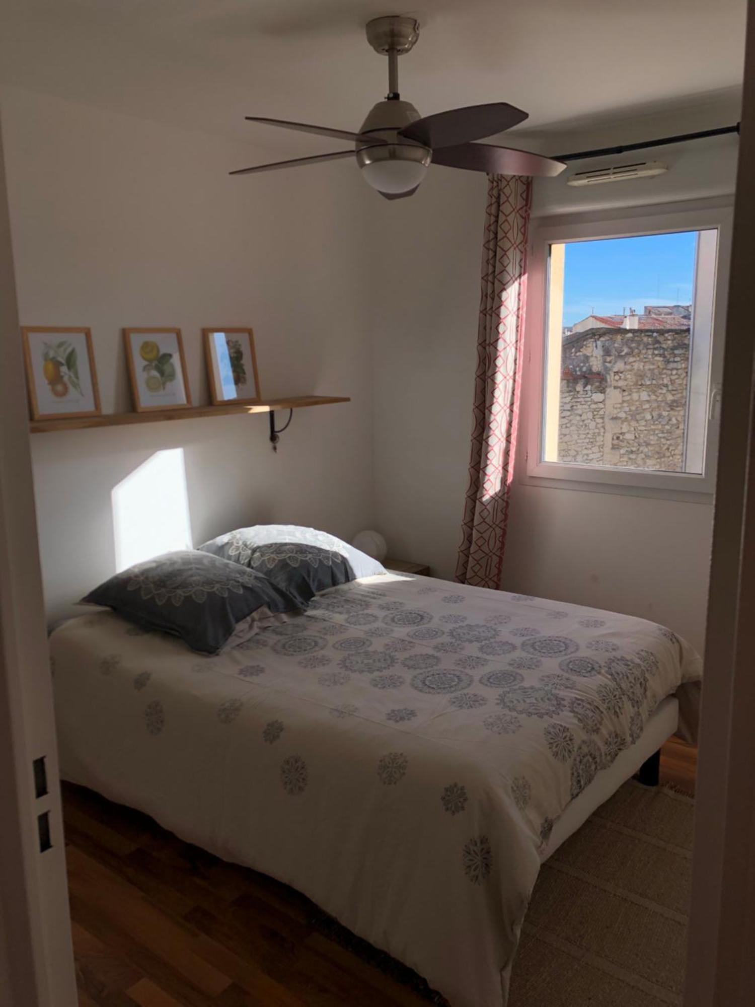 נים Bel Appartement Nimois Au Calme Avec Balcon מראה חיצוני תמונה
